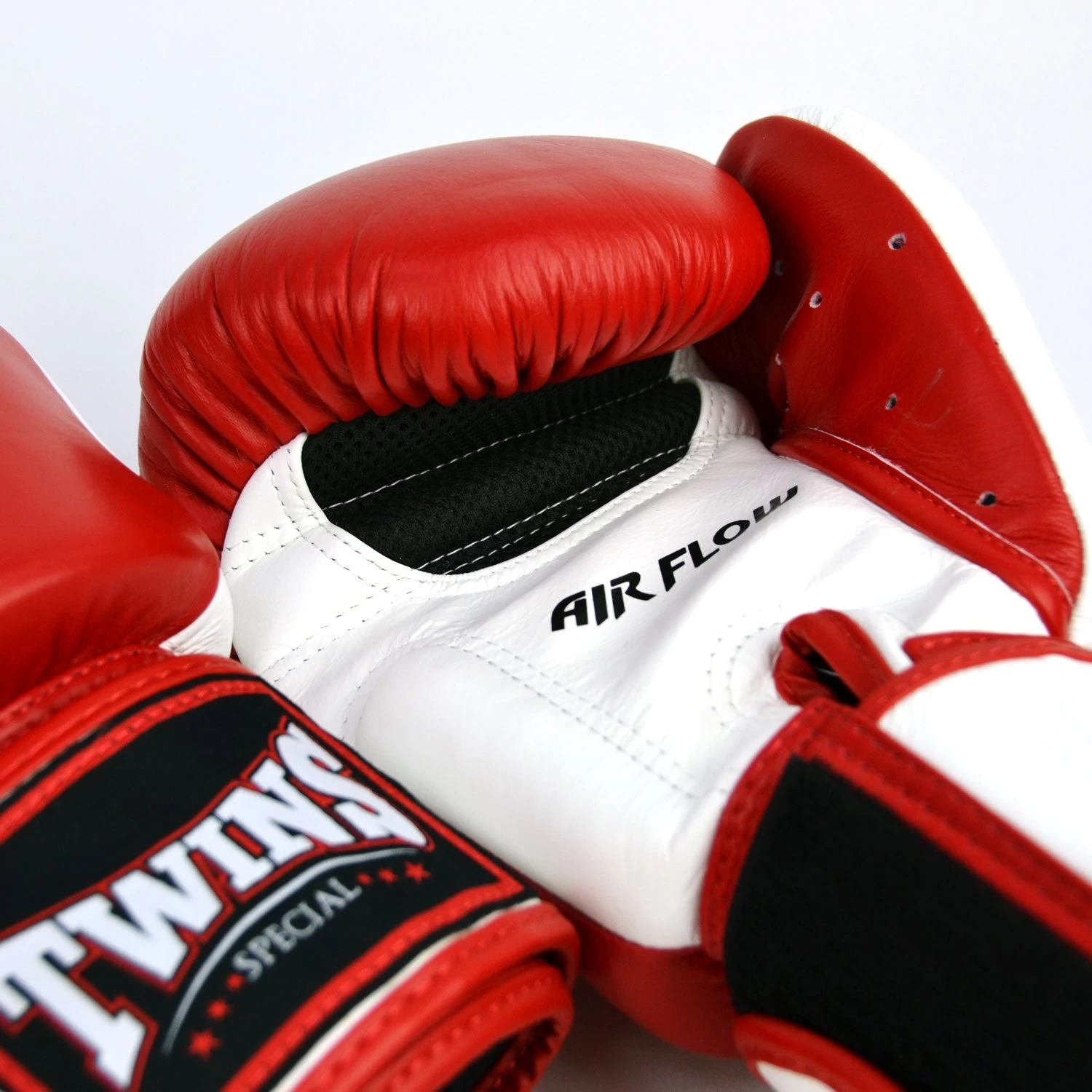 BGVLA2-2T Twins Air Flow Boxing Gloves Red-White-Black 4 BGVLA2-2T Twins Air Flow Boxing Gloves Red-White-Black - Image 2