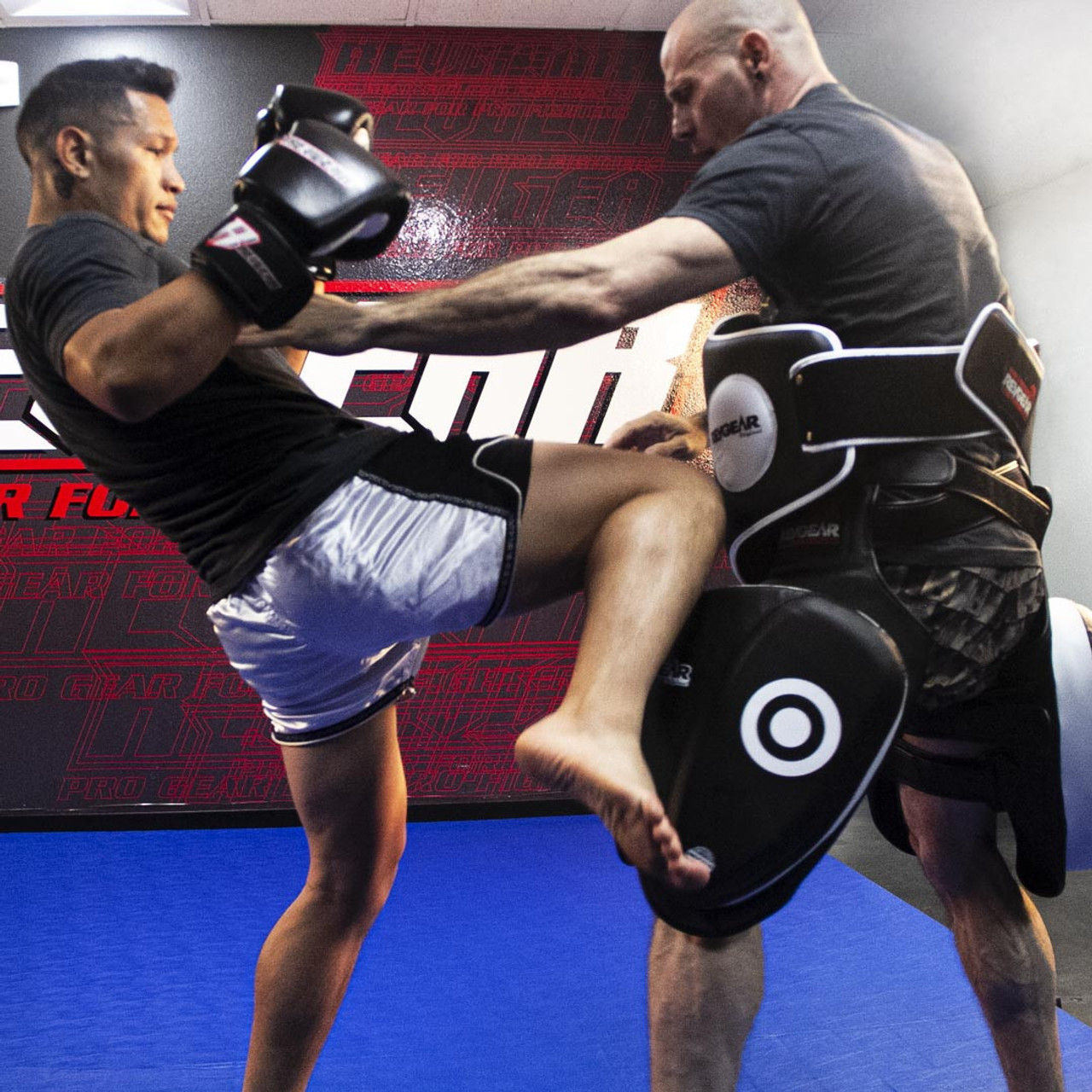 Knockout Shop -Knockout Shop revgear the revgear thai original shield thigh pads 18608